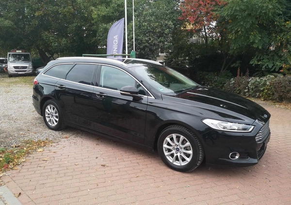 Ford Mondeo cena 47900 przebieg: 110000, rok produkcji 2016 z Brwinów małe 137